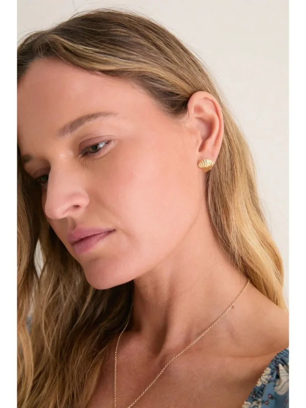 Tuckernuck Jewelry Coquilles Mini Studs in Gold New Womens SeaShells